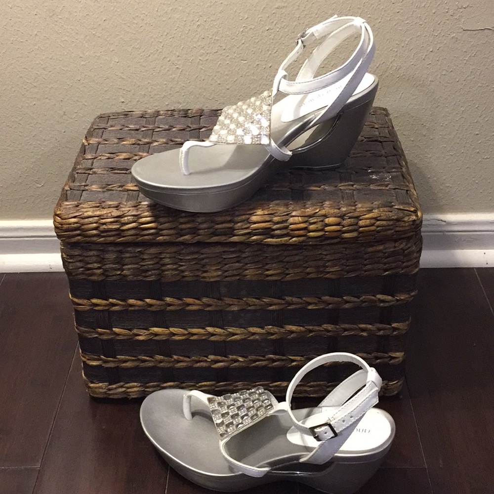 Andrew Geller Women’s Alexy Silver High Heel Wedge